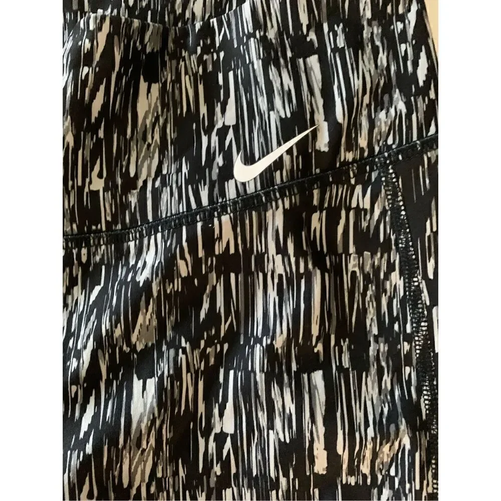 Nike dri-fit capri athletic pants women's size small